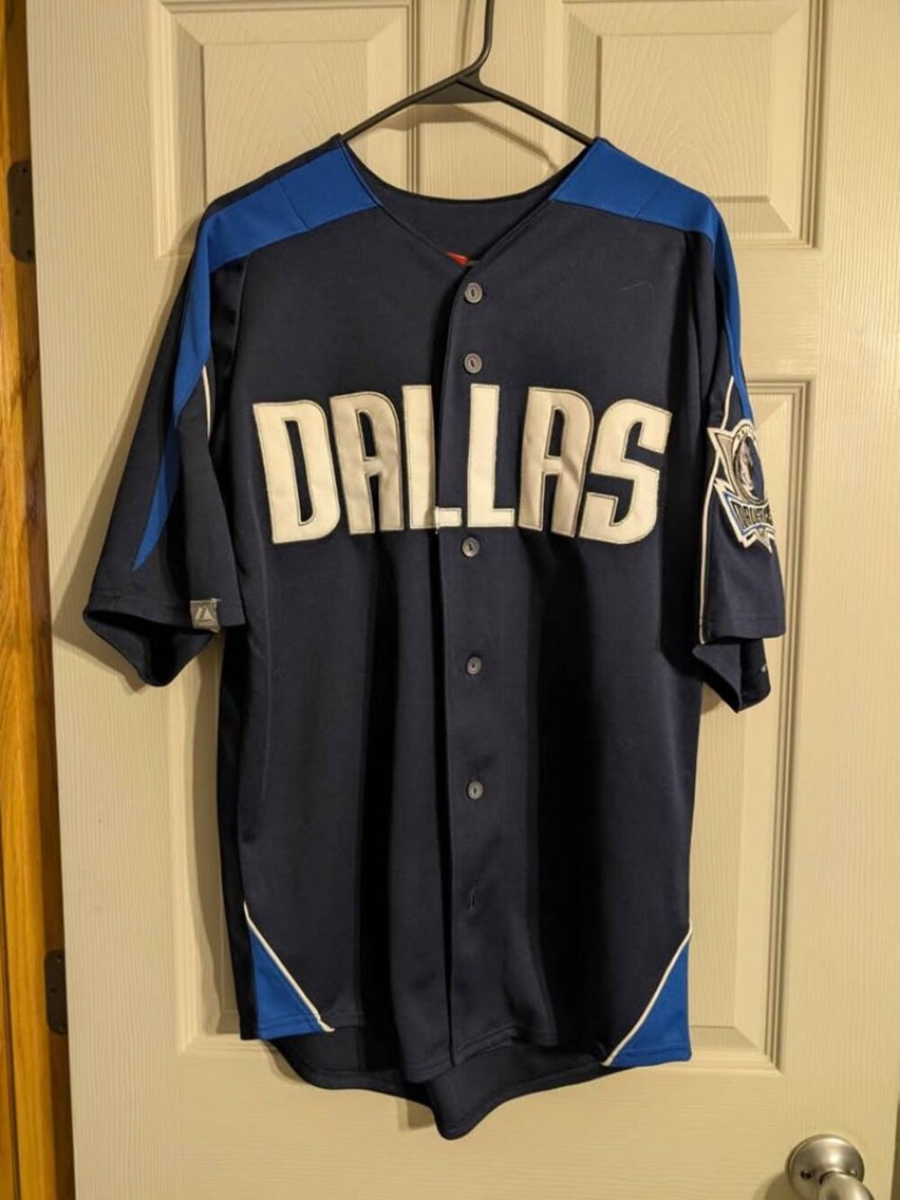 Dallas Mavericks Jersey size small Nowitzki